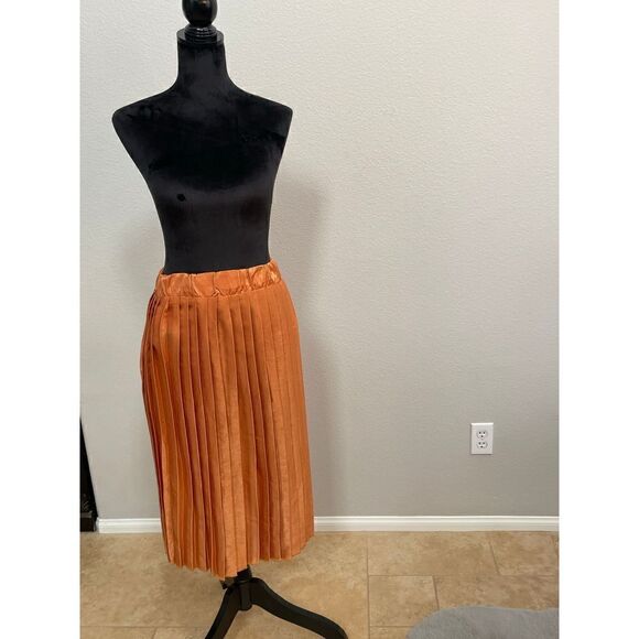 Boohoo Pleated Midi Skirt, SZ 6 - Picture 2 of 7